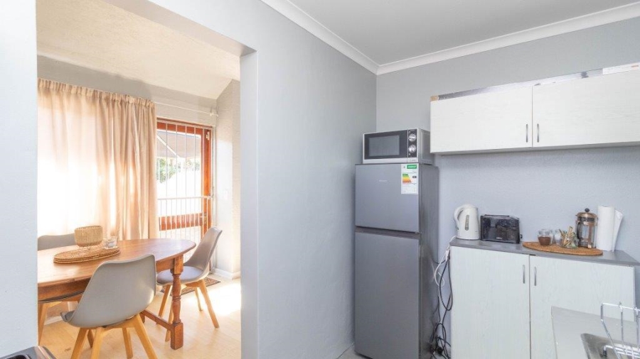 7 Bedroom Property for Sale in Westcliff Western Cape